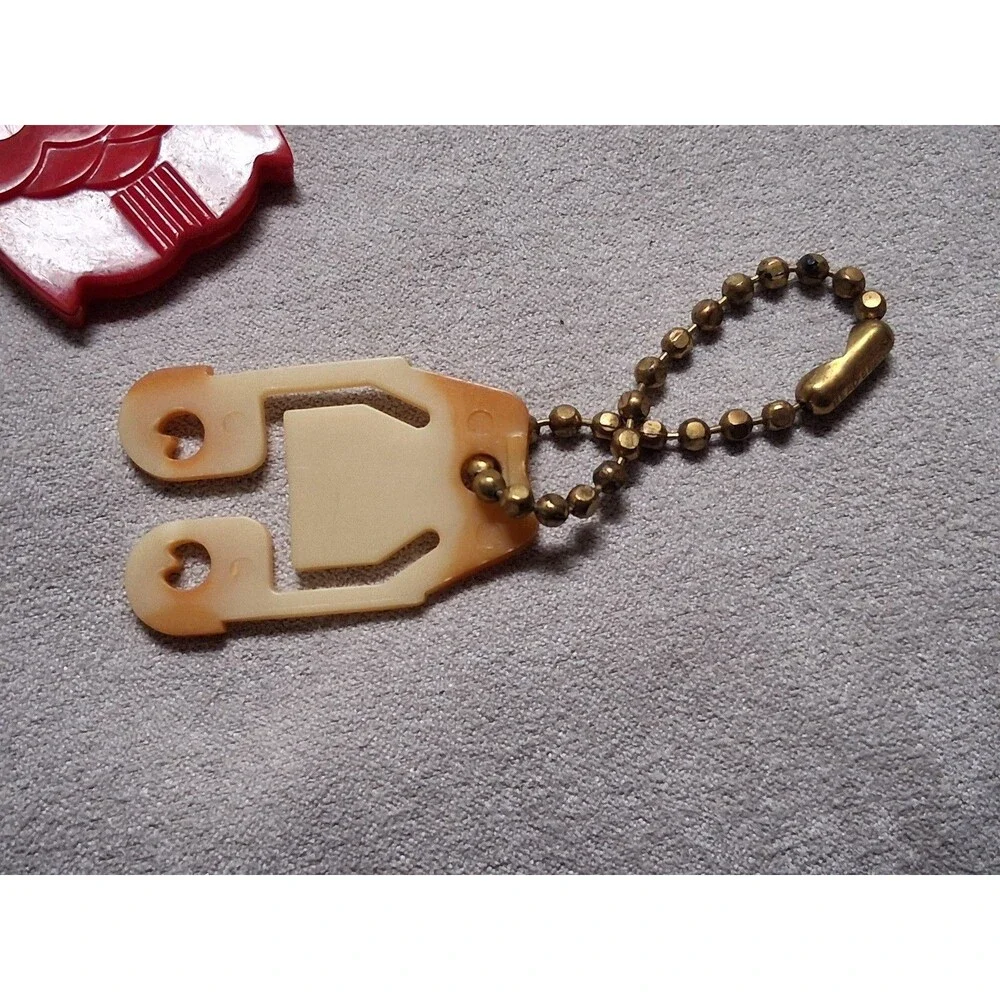 Vintage Gasport Standard Owl Keychain Remcal Key Fob Minneapolis USA Ad